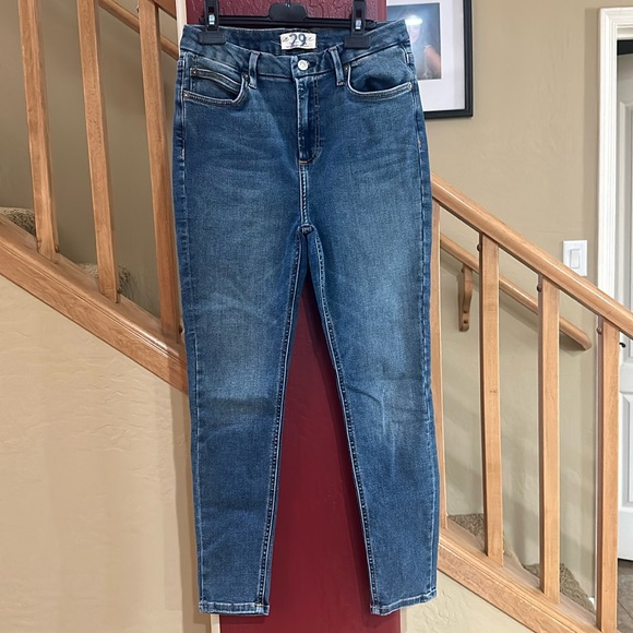 We the free- free people - Picture 1 of 3